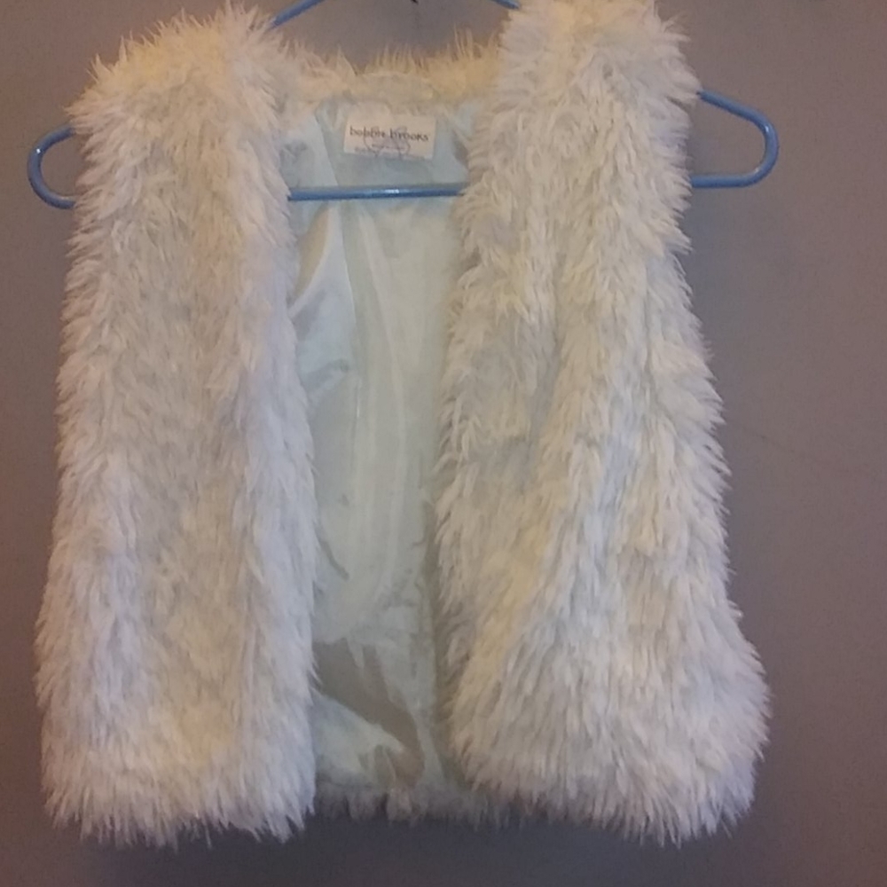 Brand: Bobbie Brooks Size: Kids small Color: white
